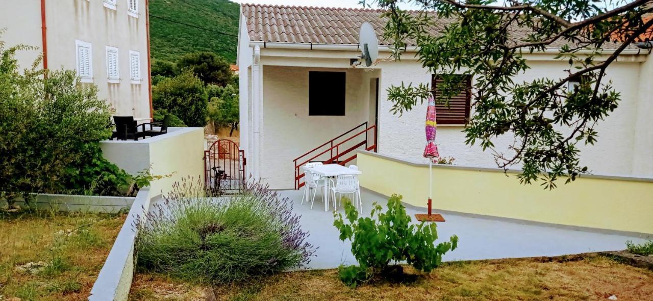 Apartments Tatjana Martinšćica Exterior foto