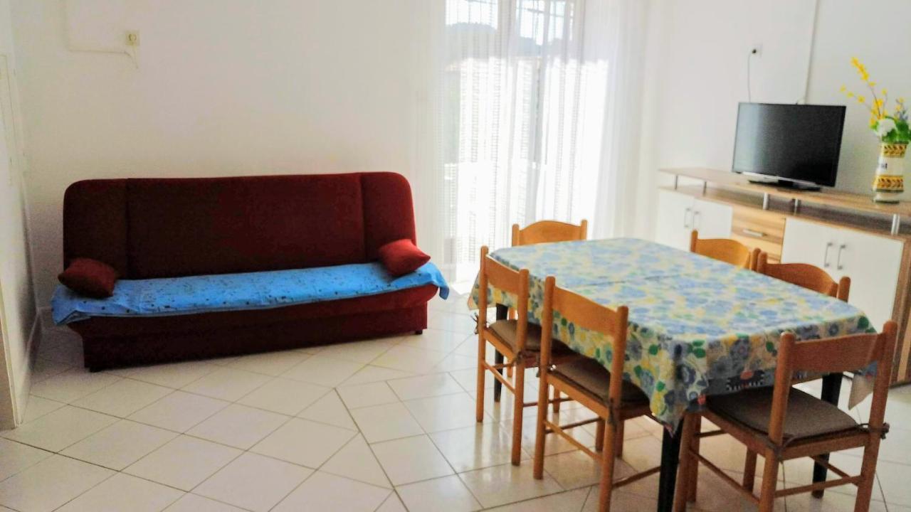 Apartments Tatjana Martinšćica Exterior foto